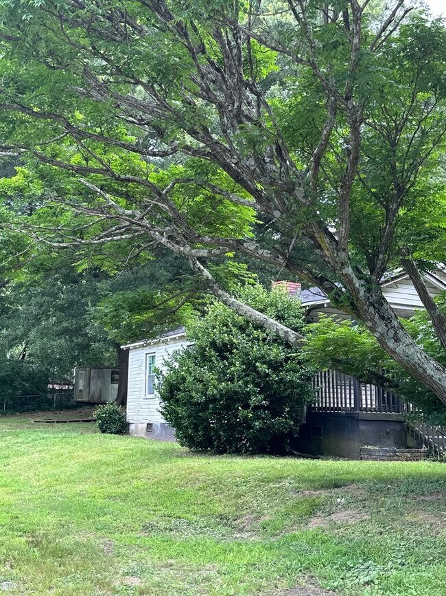 Foto del edificio - 1311 Jay Ave
