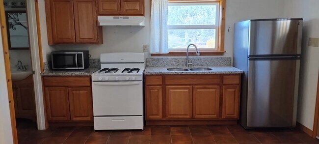 Foto del edificio - 6836 Lakewood Dr