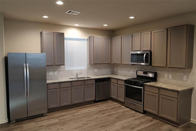 Building Photo - 2522 Sturgeon Wy