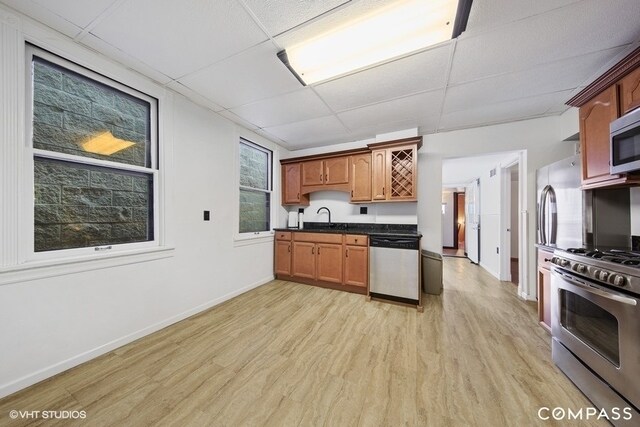 Building Photo - 1361 W Grand Ave