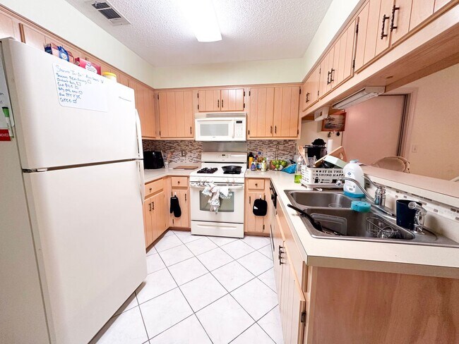 Foto del edificio - No HOA 3 bedroom home with whole house generator!