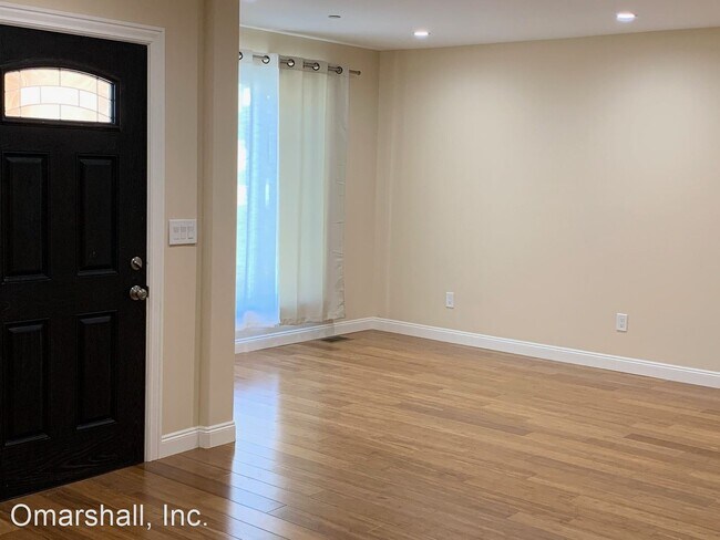 Foto del edificio - 2 br, 1 bath House - 110 Elm Avenue