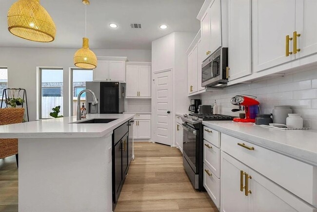 Building Photo - 26703 Hypatia Trace