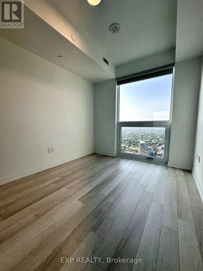 Building Photo - 39-4239 Roehampton Ave