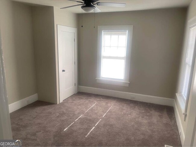 Building Photo - 2154 Napier Ave