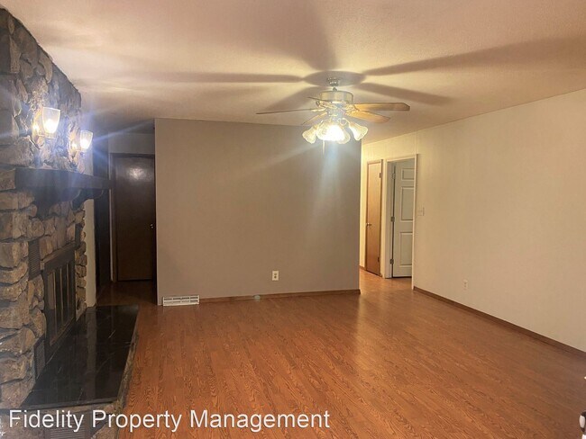 Building Photo - 3 br, 1.5 bath House - 710 N Patterson