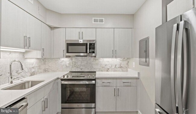Building Photo - 3401 38th St NW