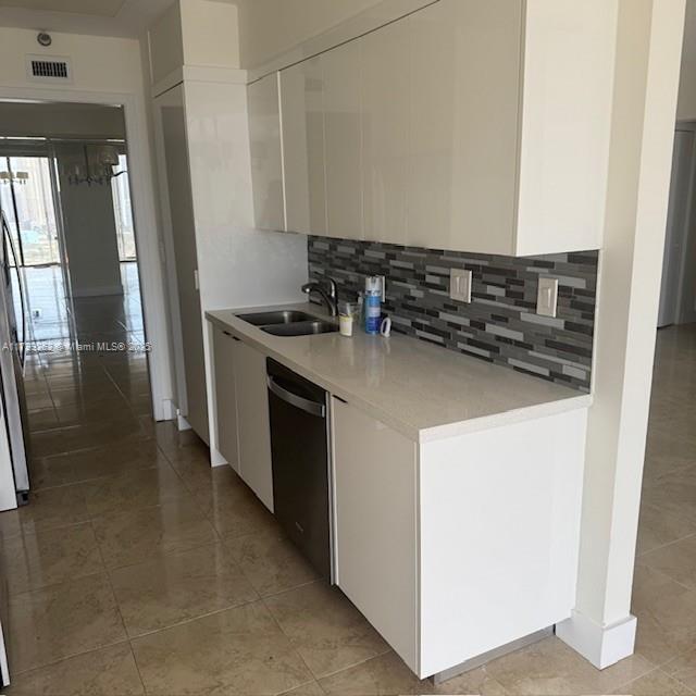 Foto del edificio - 19355 Turnberry Way