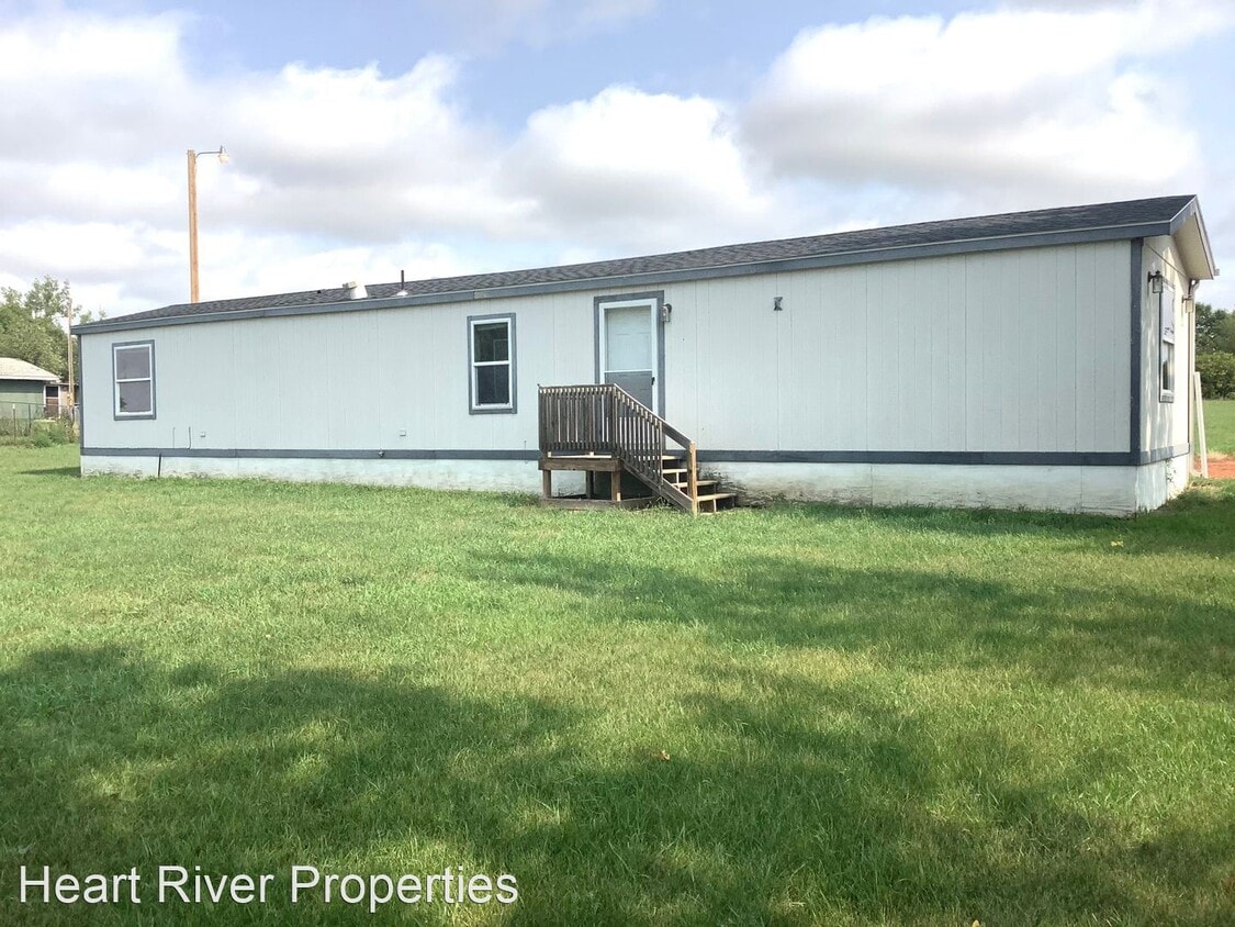 Primary Photo - 3 br, 1 bath House - 3258 110S Ave SW