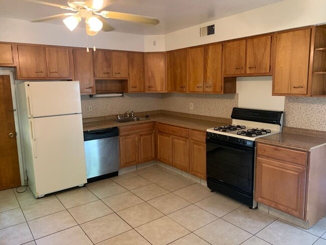 Photo - Fantastic Location in the Heart of Squirrel Hill! House