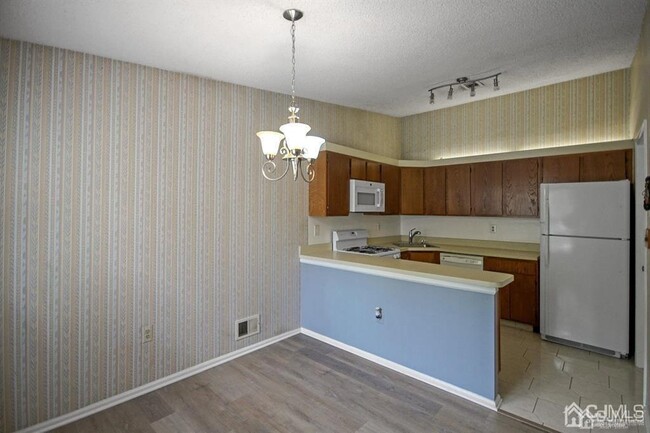 Foto del edificio - 148 Wycoff Way W