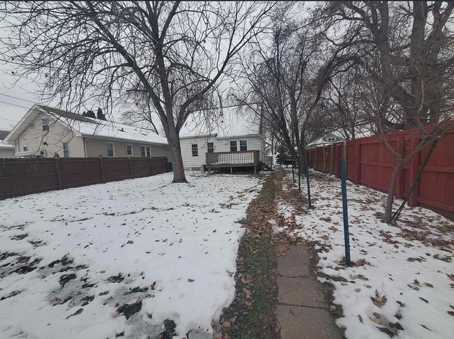 Building Photo - 3-Bedroom Rock Island Home with 2-Car Garage