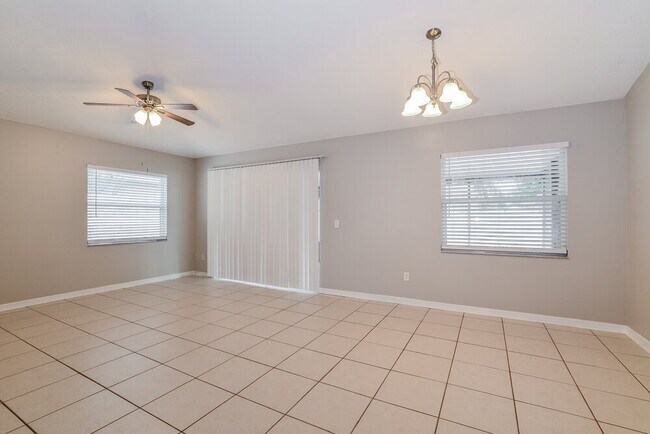 Building Photo - 16512 Golden Eagle Blvd