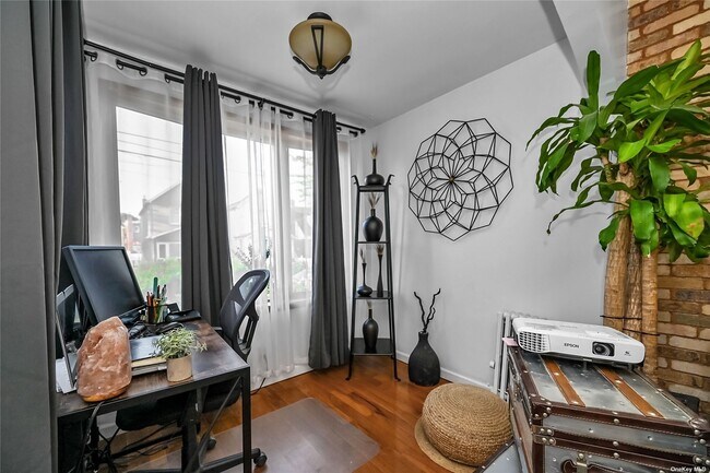 Foto del edificio - 84-16 108th Ave