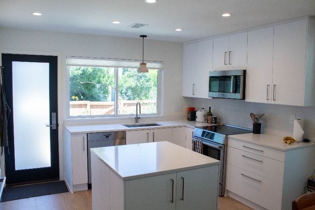 Building Photo - 55 Benthaven Pl