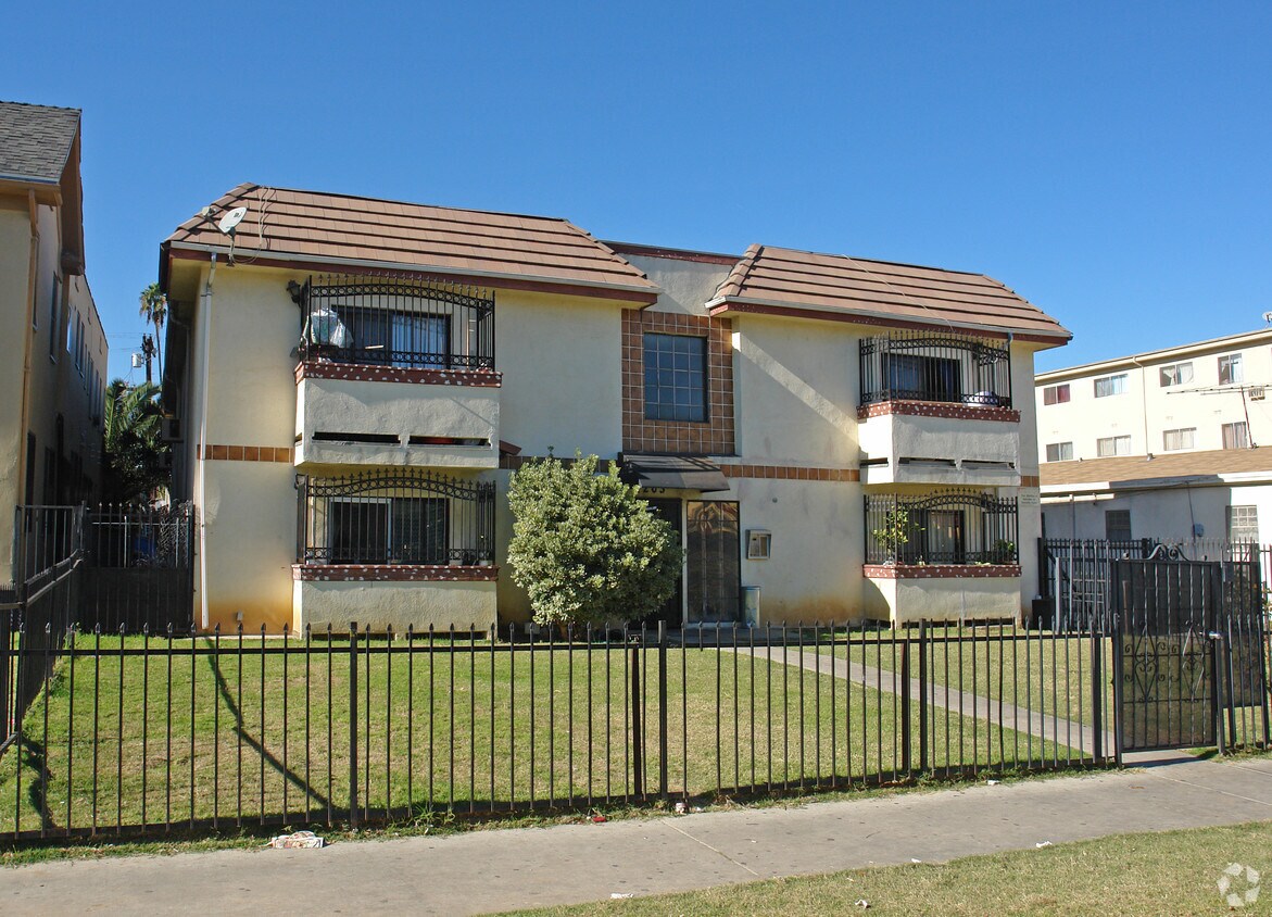 Building Photo - 1203 S Norton Ave