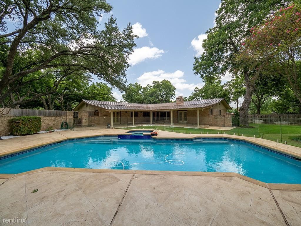 Primary Photo - 4 br, 3.5 bath House - 11905 Mustang Chase Dr