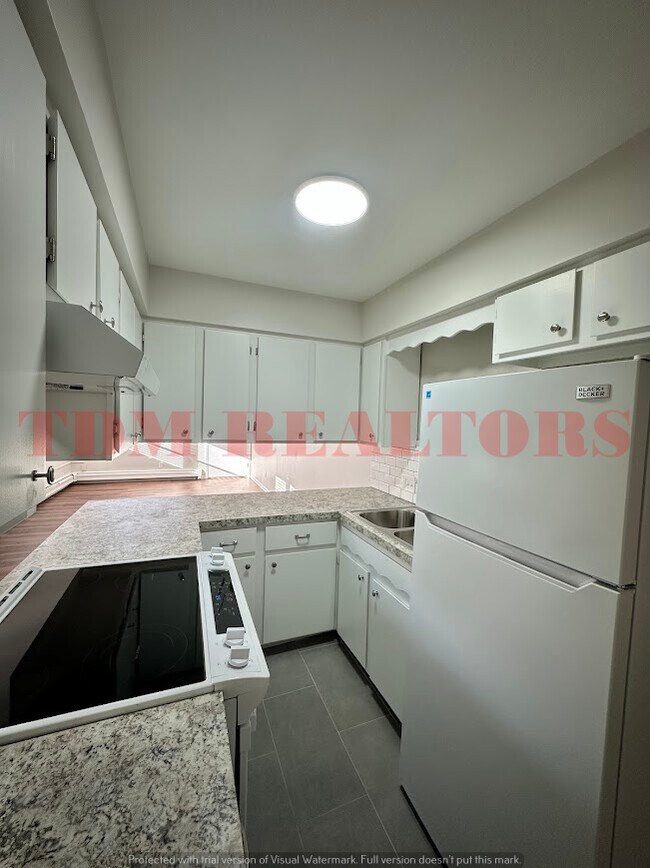 Foto del edificio - 302 E Clinton St