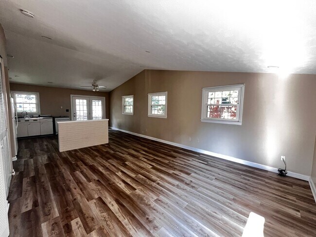 Foto del edificio - Wonderful 3 Bed and 1.5 Bath Ranc-Style Home
