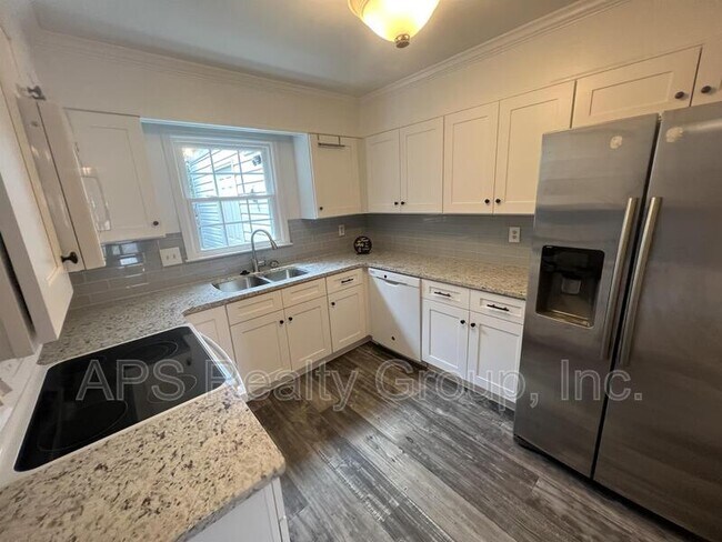 Building Photo - 5115 Lawndale Dr
