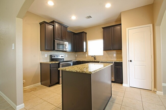 Building Photo - 20622 Stout Dr