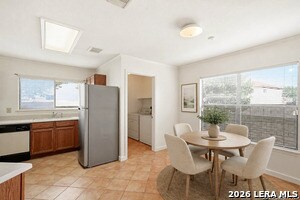 Foto del edificio - 8942 Kenton Ct