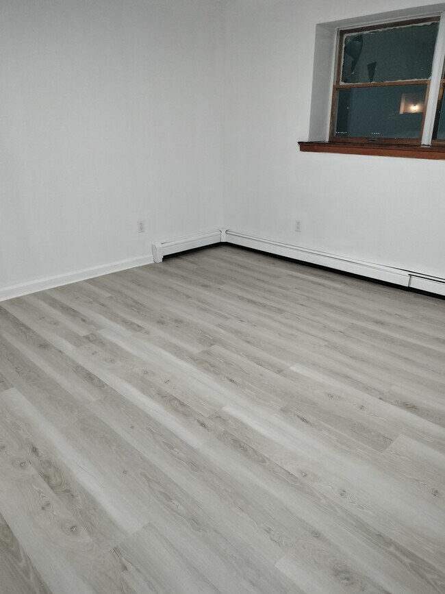 Foto del edificio - 107 Martha Ave