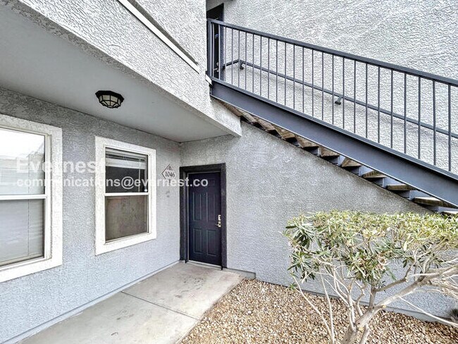 Foto del edificio - 6955 N Durango Dr