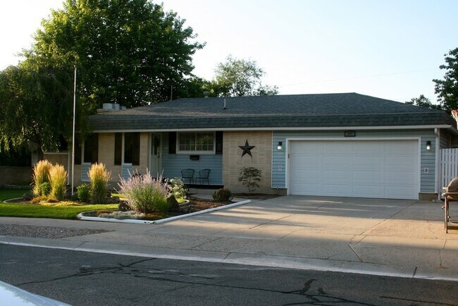 Building Photo - 397 E 8220 S