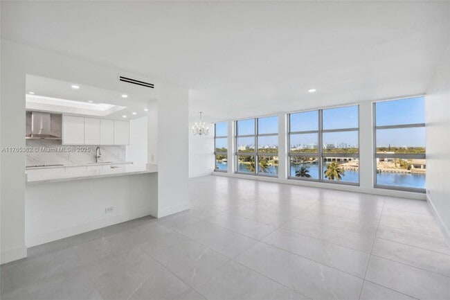 Building Photo - 5055 Collins Ave