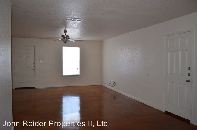 Building Photo - 107 W Dove Ln