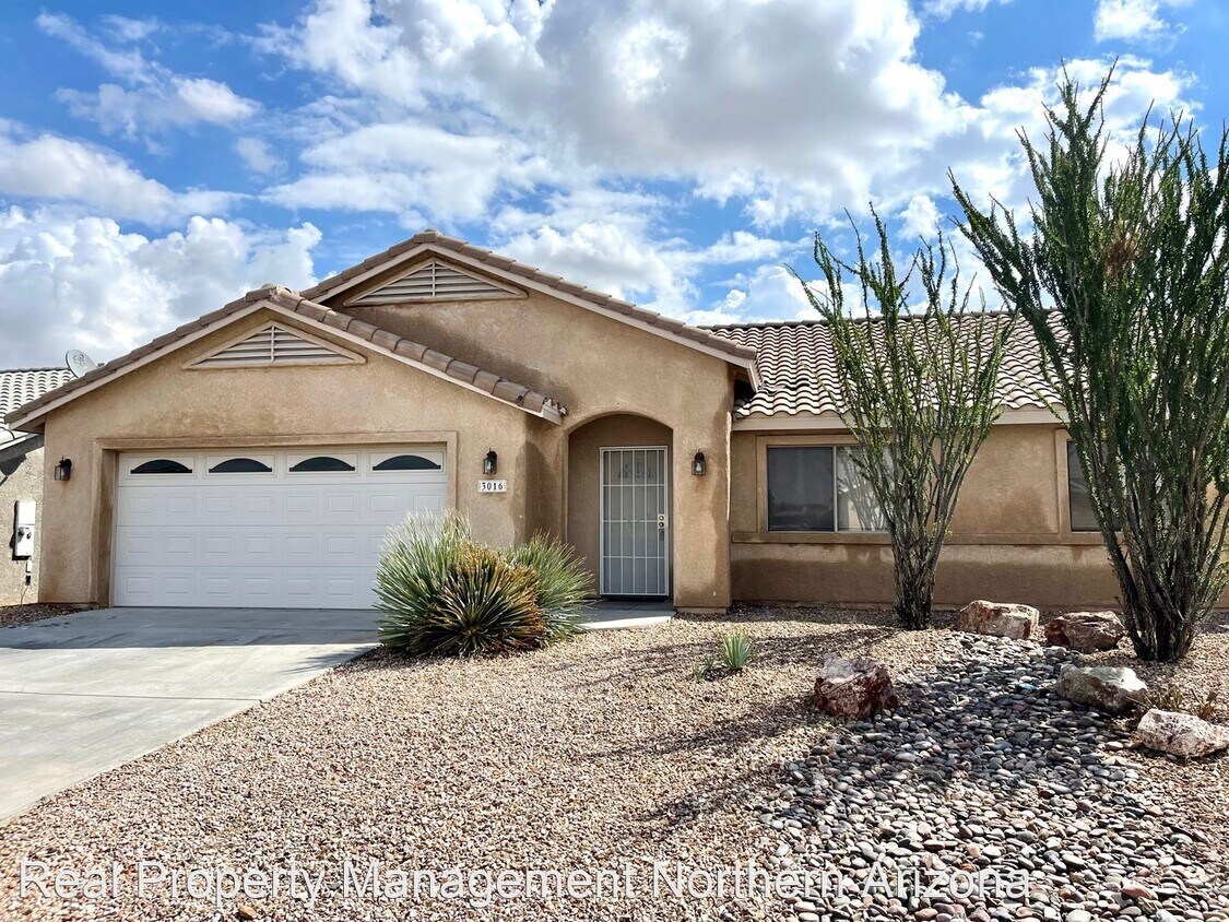 Foto principal - 3 br, 2 bath House - 3016 N. Stewart St.