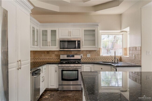 Building Photo - 308 Sunflower Ave