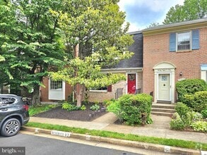 Building Photo - 2807 Lafora Ct