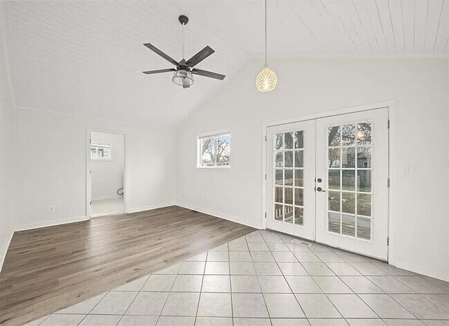 Building Photo - ELEGANT SEMINOLE HOME