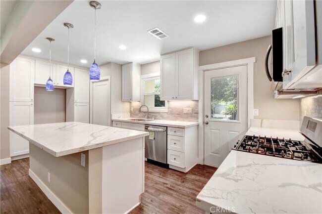 Foto del edificio - 1197 N 5th Ave