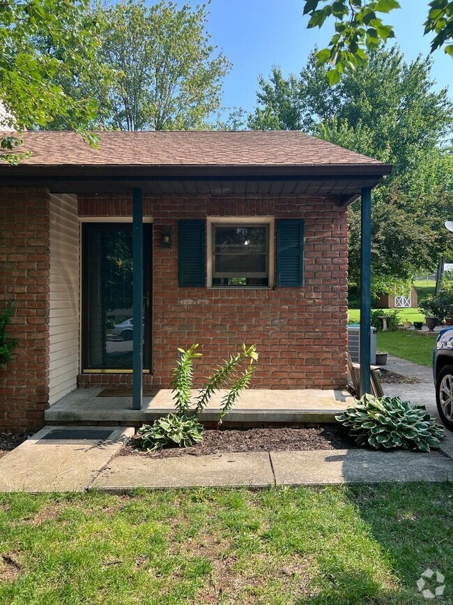 Building Photo - 1162 Redwood Dr