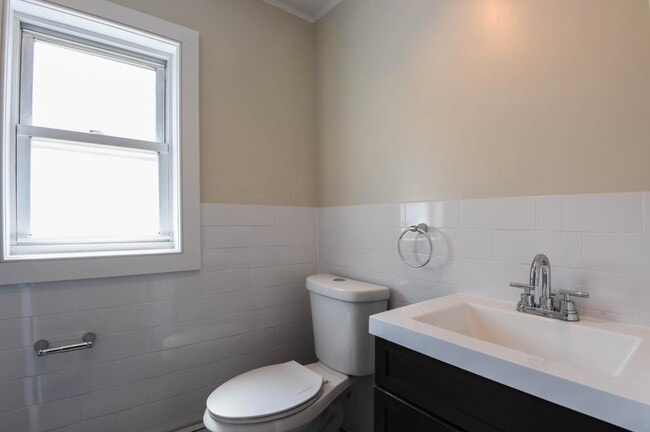 Building Photo - 494 Avenue C