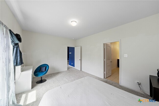 Building Photo - 247 Azalea Way