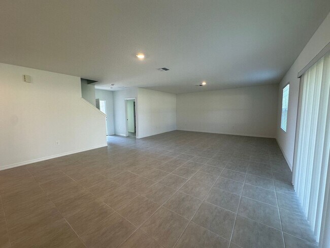 Foto del edificio - BRAND NEW 5 Bed, 3 Bath home in Liberty Pr...