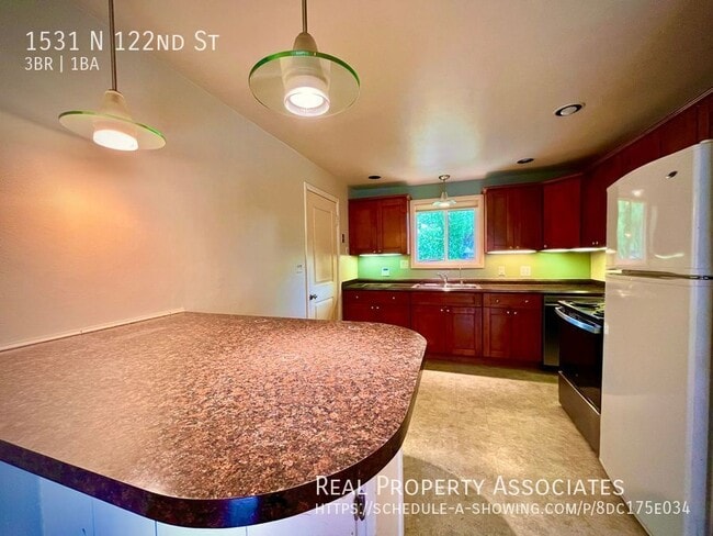 Photo - 1531 N 122nd St House