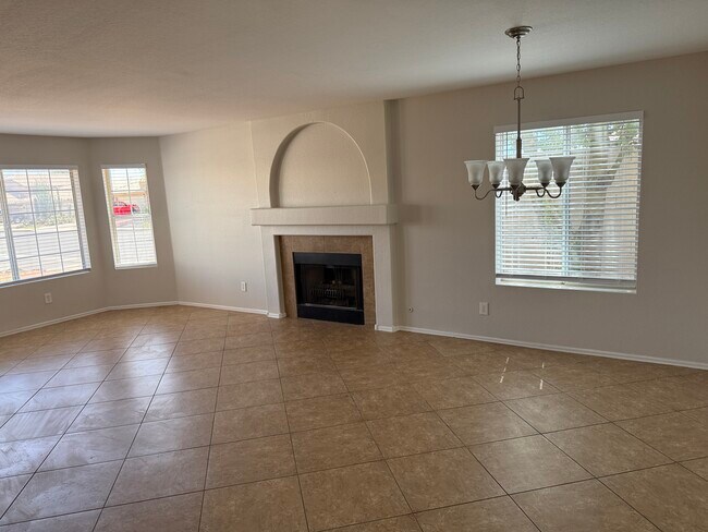 Foto del edificio - 8460 W Aster Dr