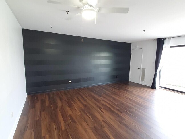 Foto del edificio - 3255 Kirchoff Rd