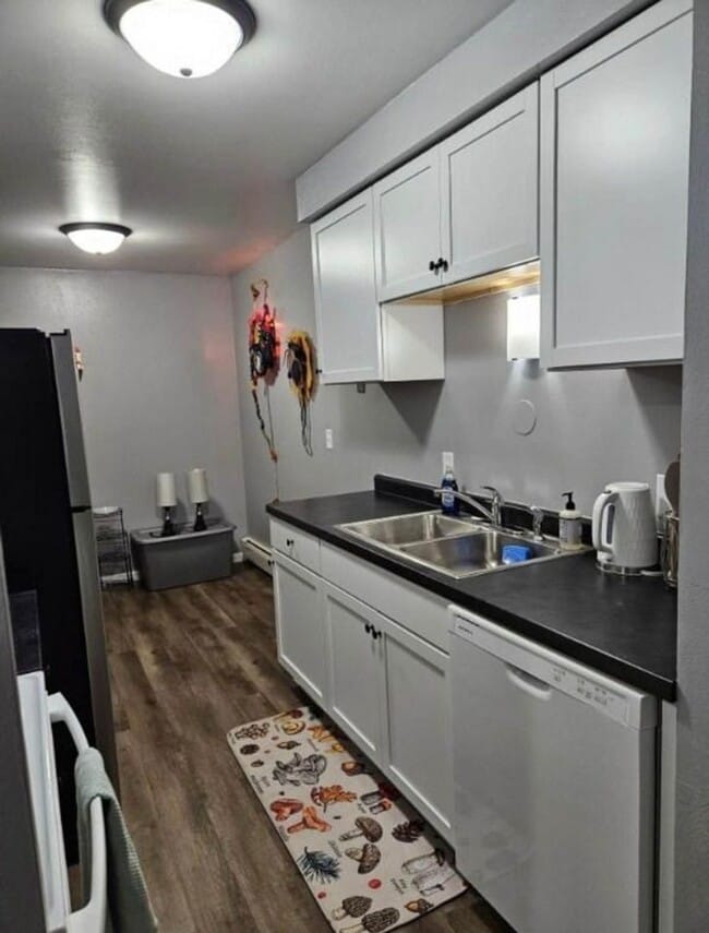 1001 S East St Unit 23, Appleton, WI 54915 Room for Rent in Appleton