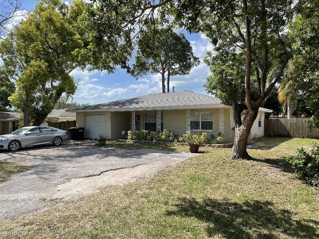 Foto principal - 1560 Sunset Point Rd