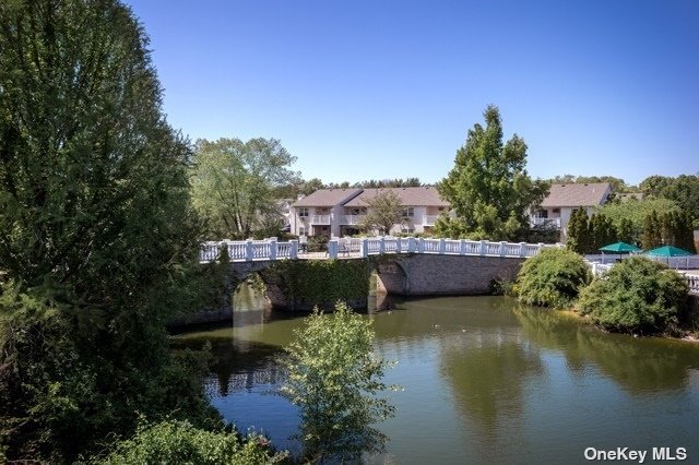 Building Photo - 4 Victorian Ct