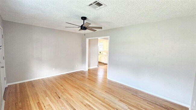 Building Photo - 3205 NW 31st St