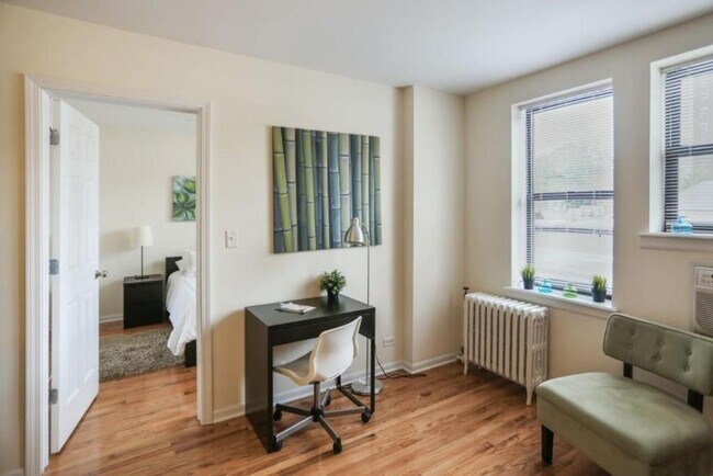 Building Photo - 1 bedroom in Chicago IL 60640