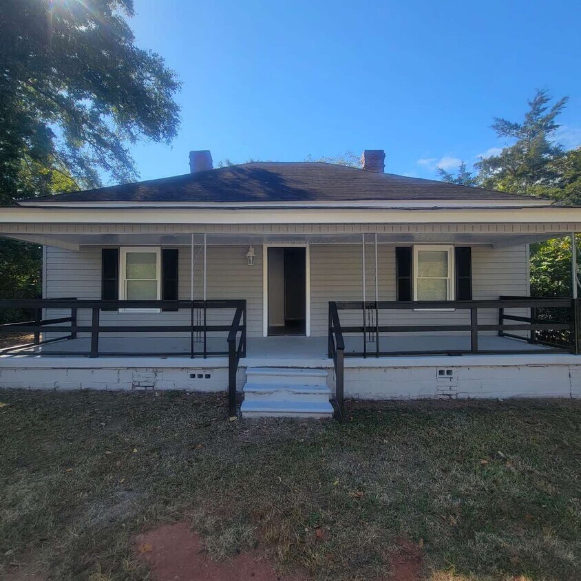 305 W Walker St, Thomaston, GA 30286 House Rental in Thomaston, GA