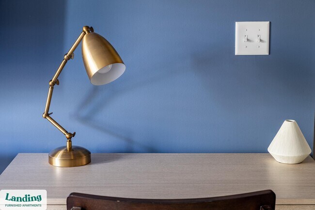 Foto del edificio - 1559 W 9 Mile Rd